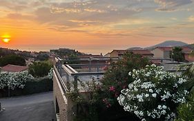SAPHIR - Superbe T2 Vue Mer et Montagne avec PISCINE et GARAGE PRIVE